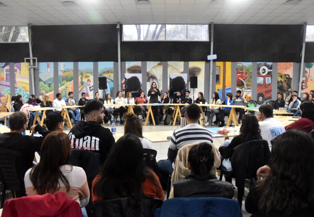 Tercer imagen de la nota La juventud debate y se organiza de cara al futuro